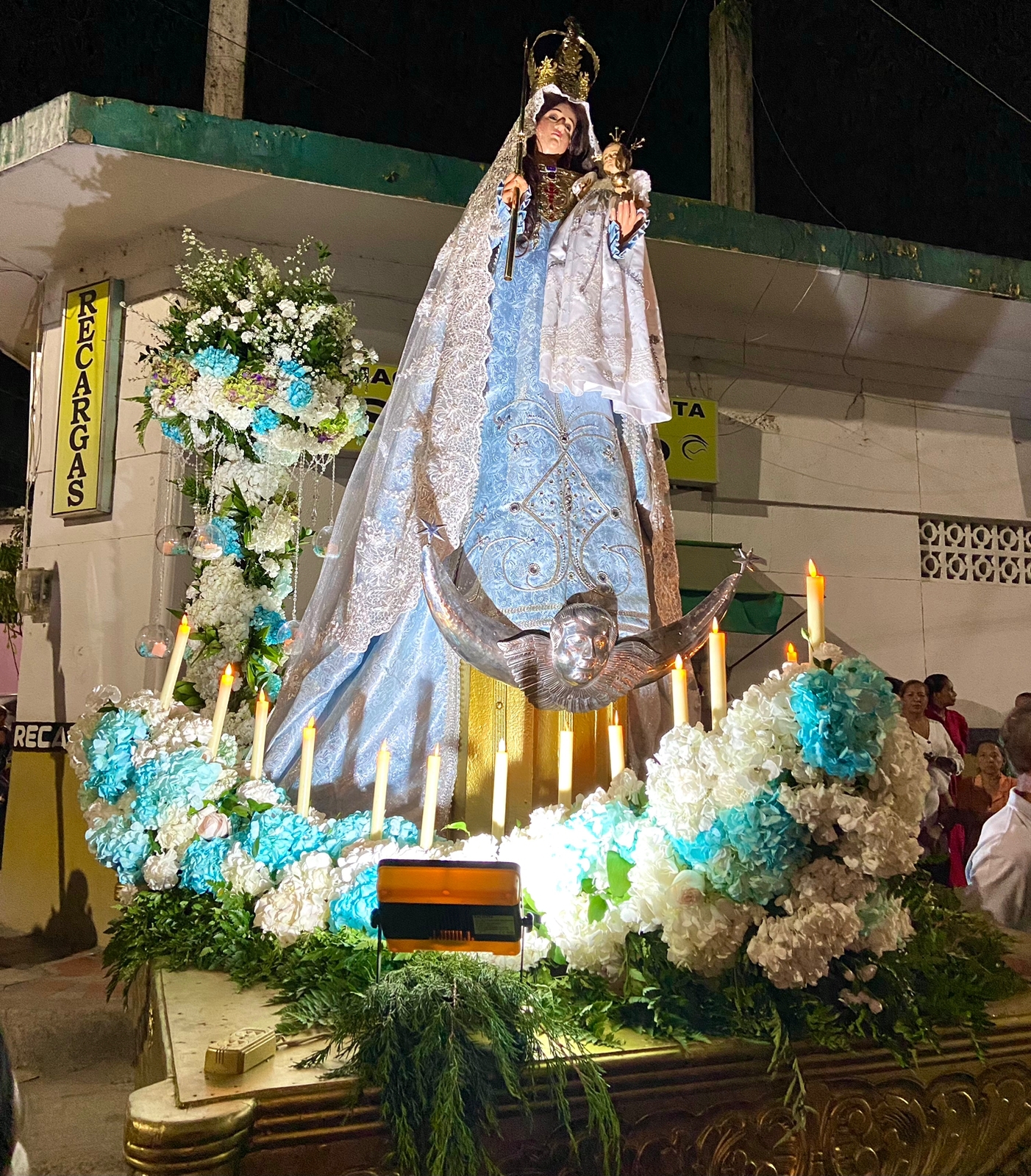 Magangu Venera A La Virgen De La Candelaria