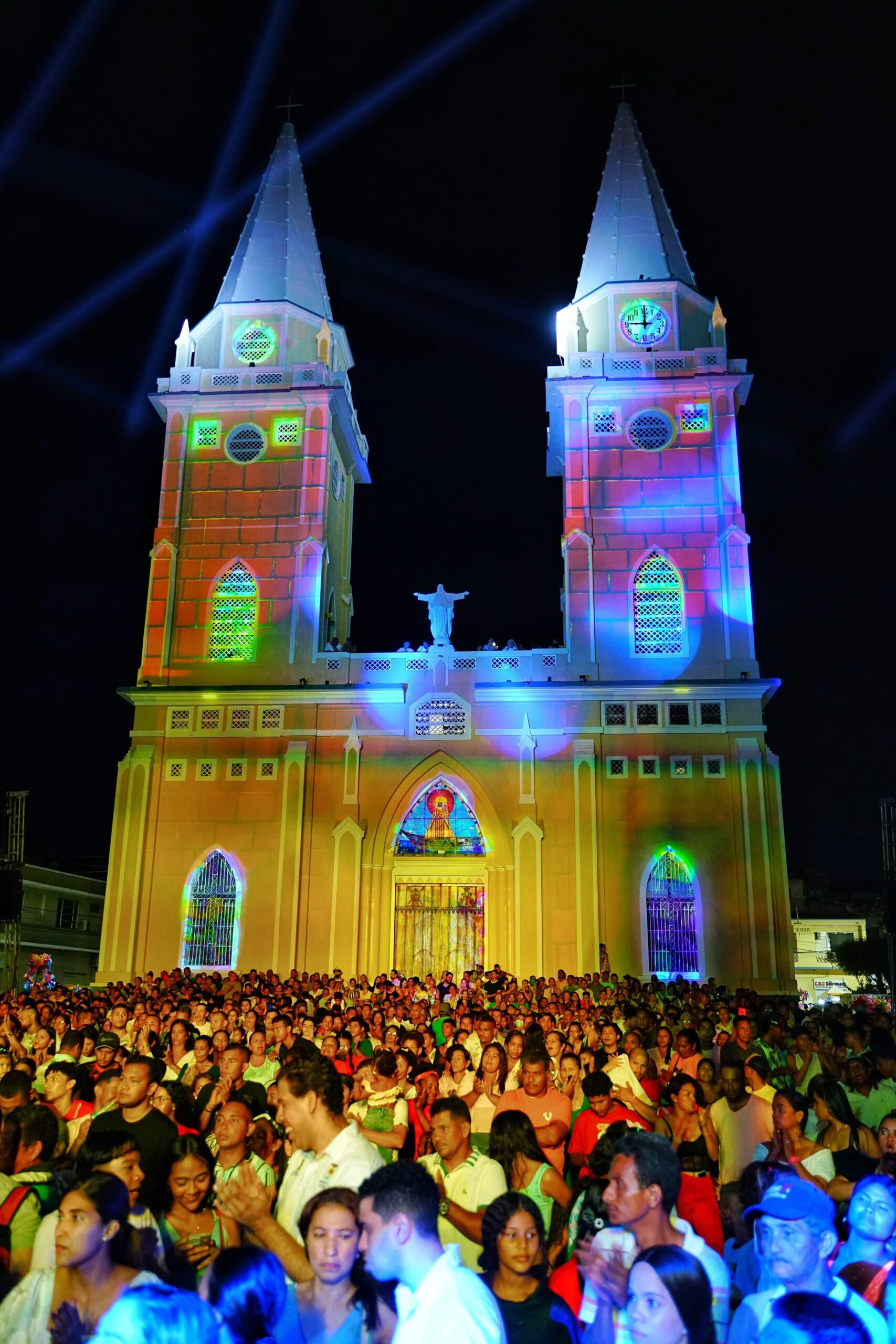 Con Mapping En La Catedral Y Serenata Magangu Honr A La Virgen De La